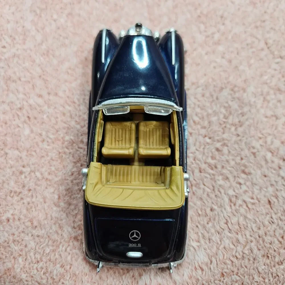 NewRay 1955 Mercedes-Benz 300 S 1:43 Scale Diecast Convertible Model Car